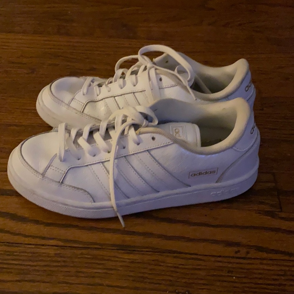 Adidas Sneakers